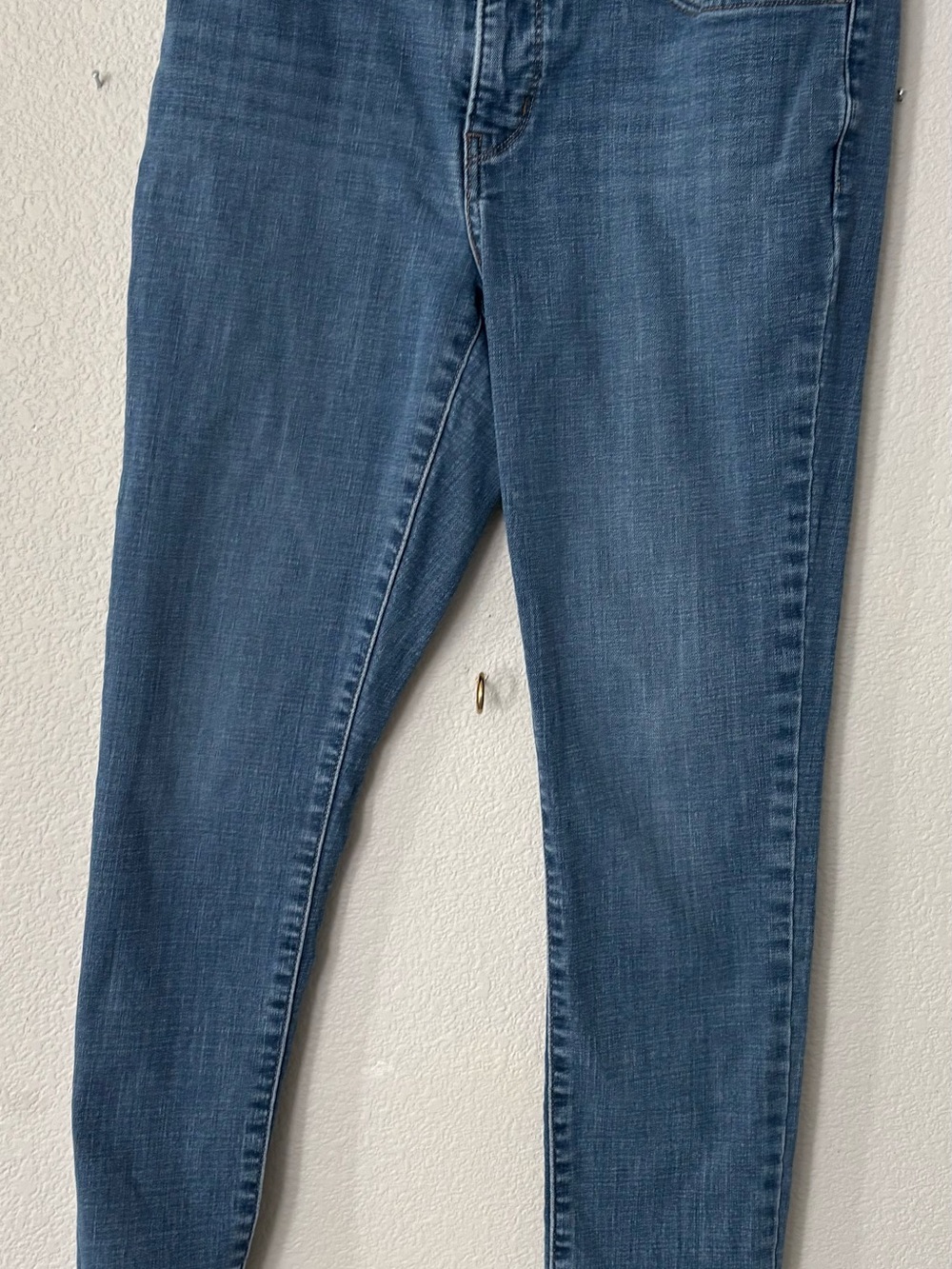 Women’s Levi’s Skinny Shaping Jeans - Sz 30” (8/9)